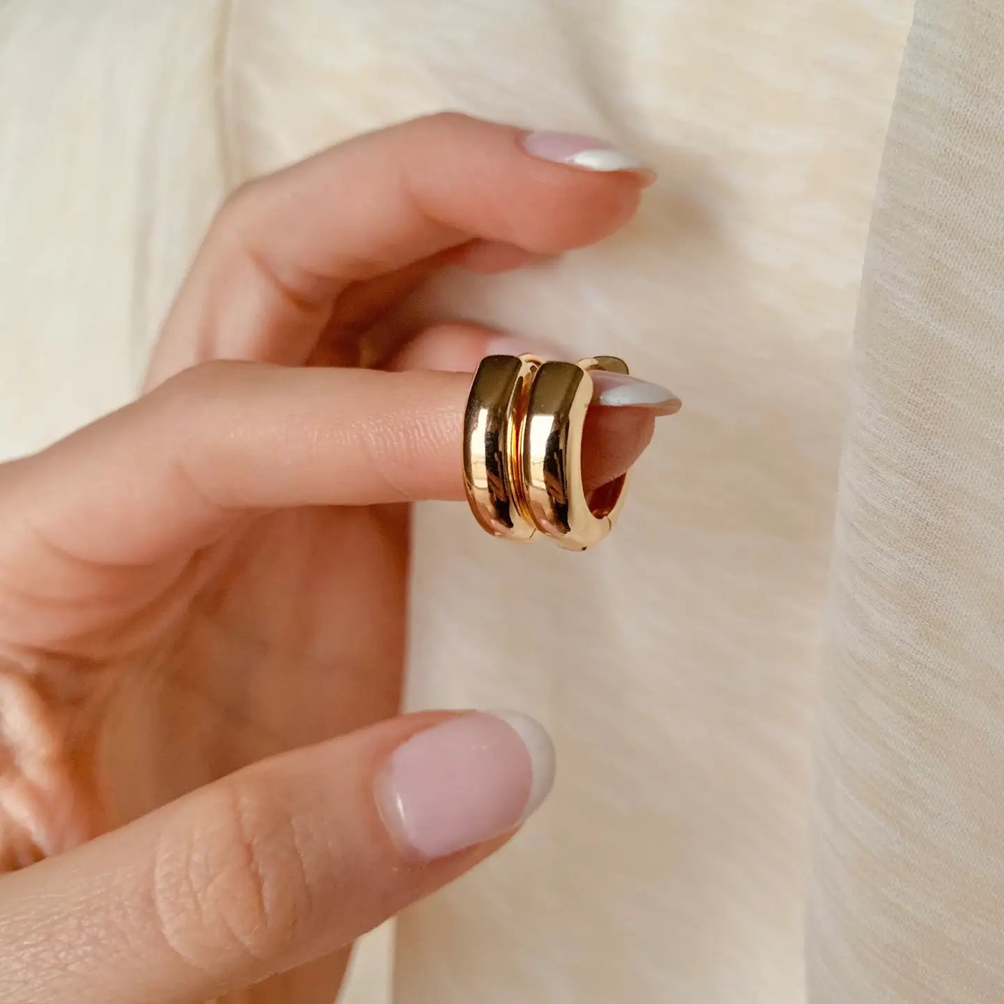 Chubbie Hoops | Gold | Everyday Hoop Earrings | Clasp Hoops