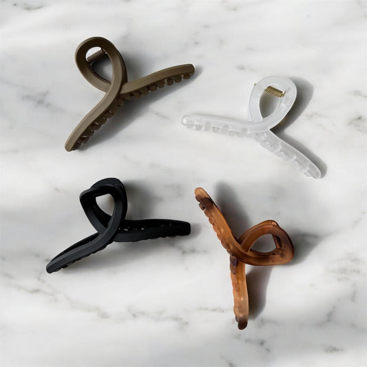 Curved claw clip